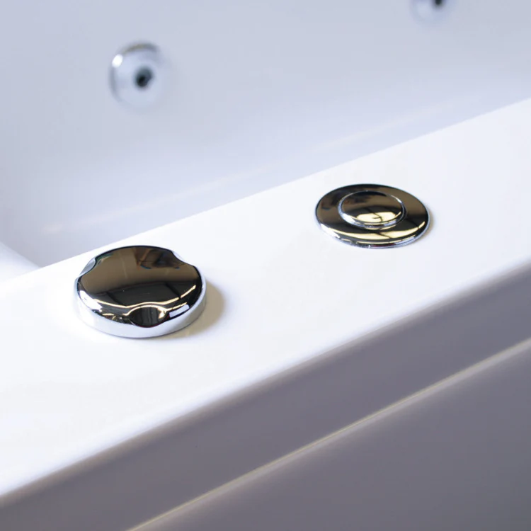 1700 x 700mm Wallgate Whirlpool & Hydrotherapy Spa Bath - Image 10