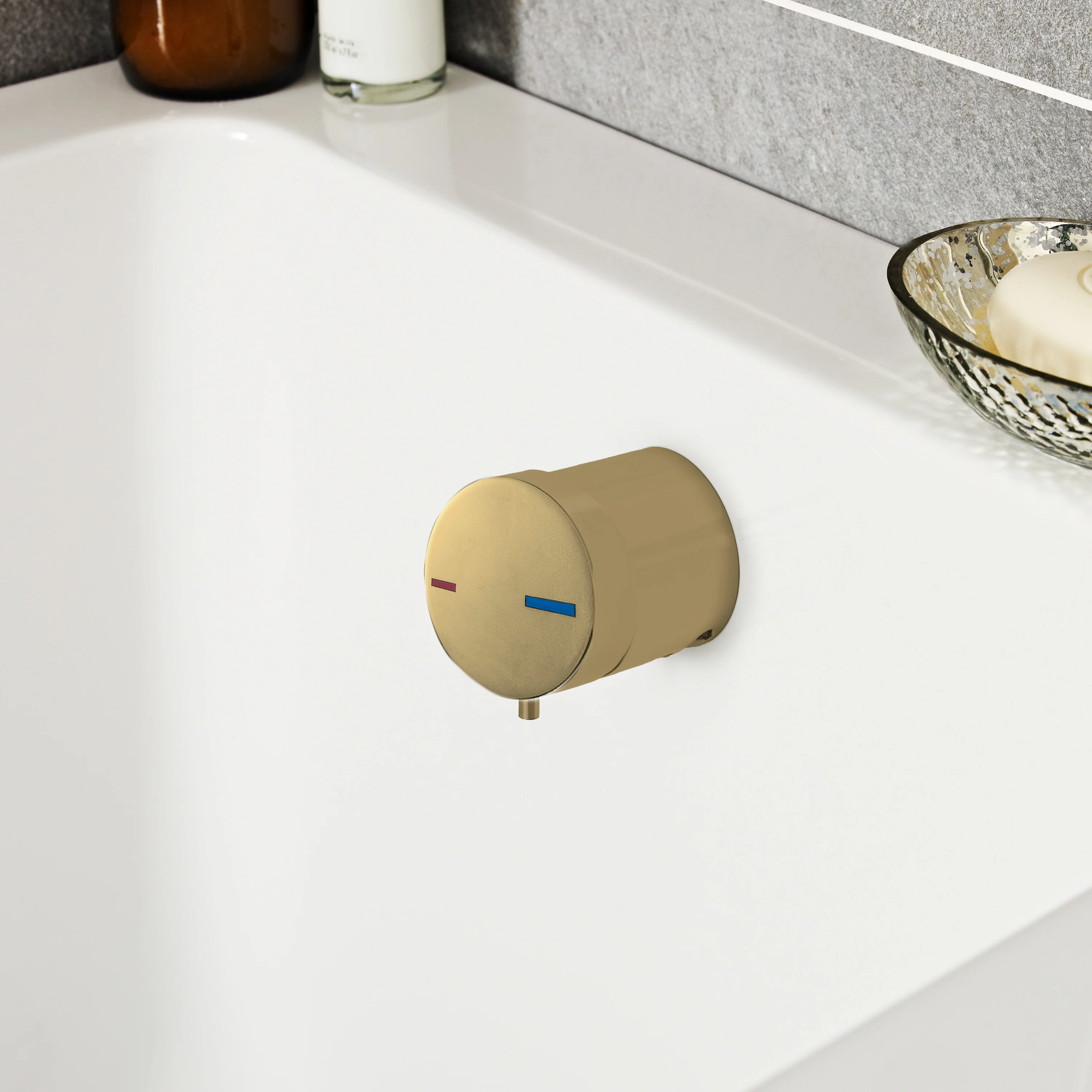 Freeflow Bath Filler - Brushed Brass - Image 2