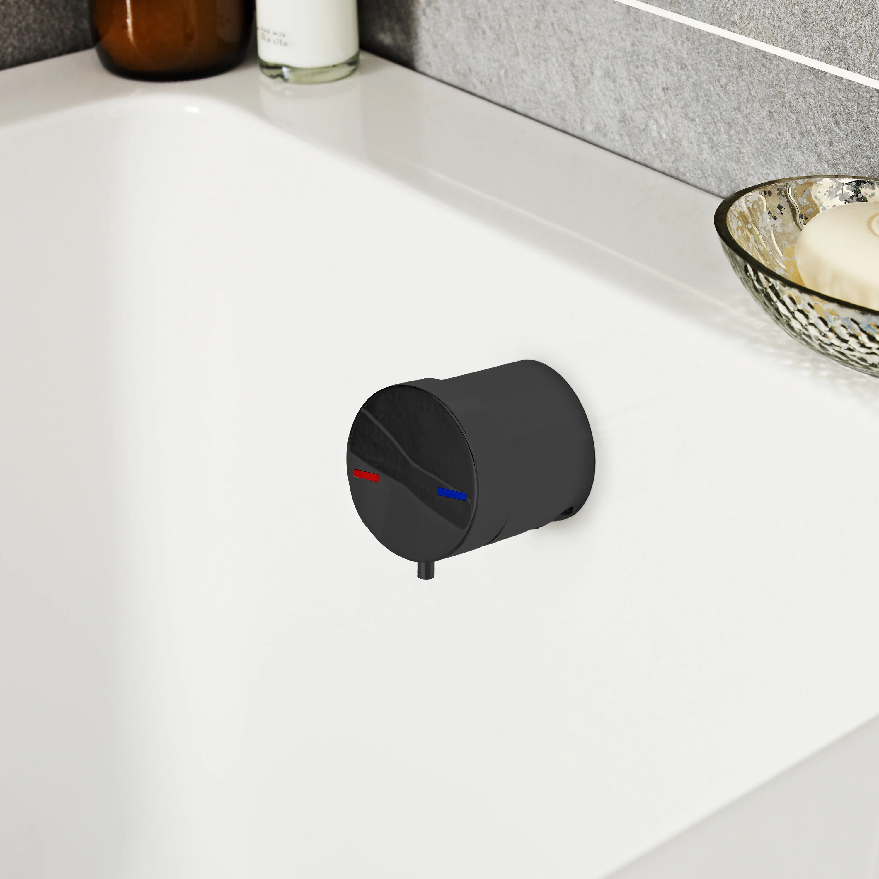 Freeflow Bath Filler - Matt Black - Image 2