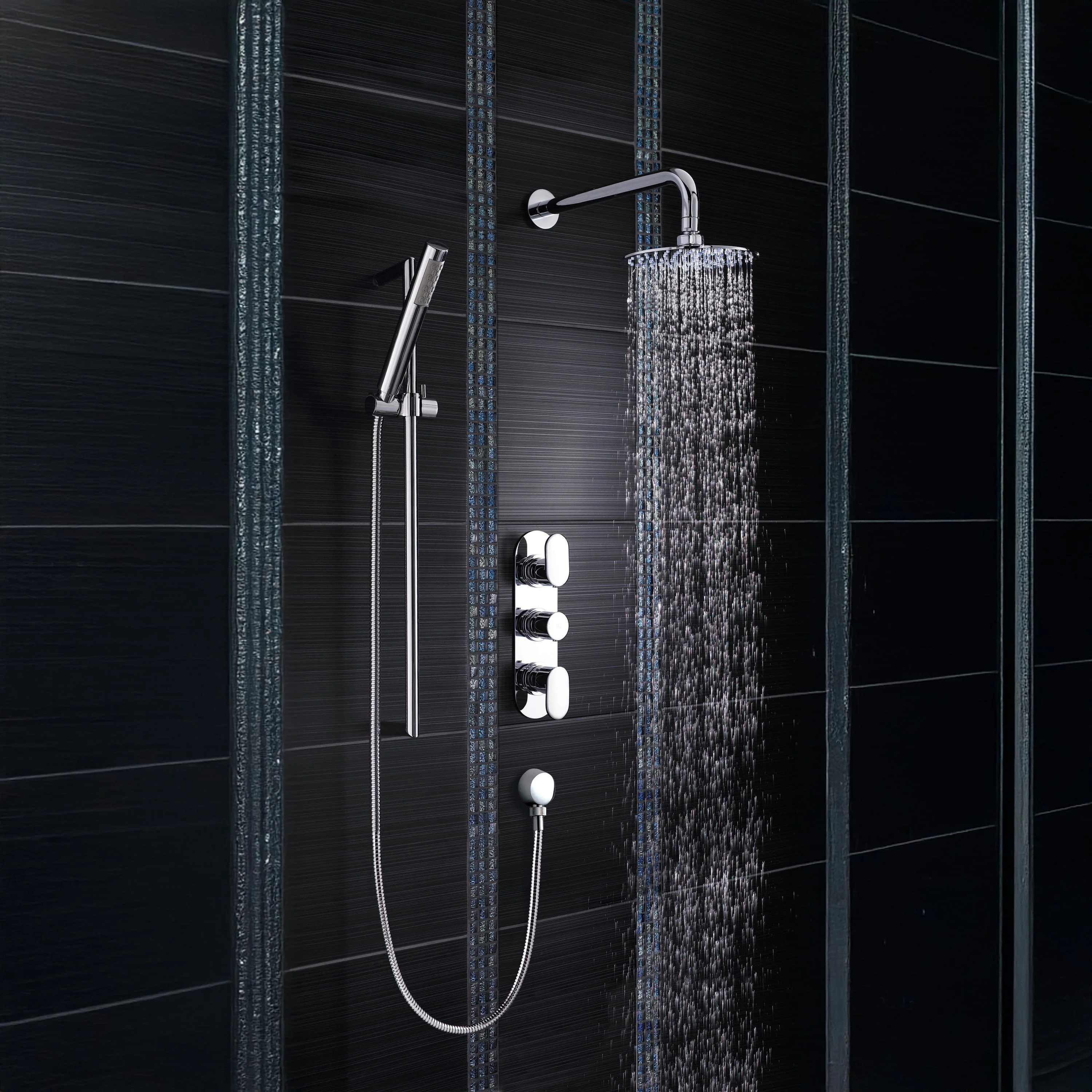 Nuie Round Fixed Shower Head 200mm Diameter - Chrome - Image 3